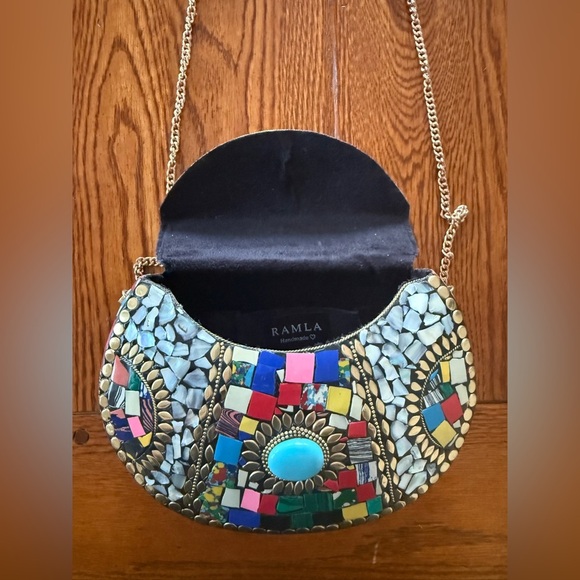 🆕 Ramla Artistic Multi - Color Mosaic Crossbody Bag with Gold Accents - Picture 2 of 15